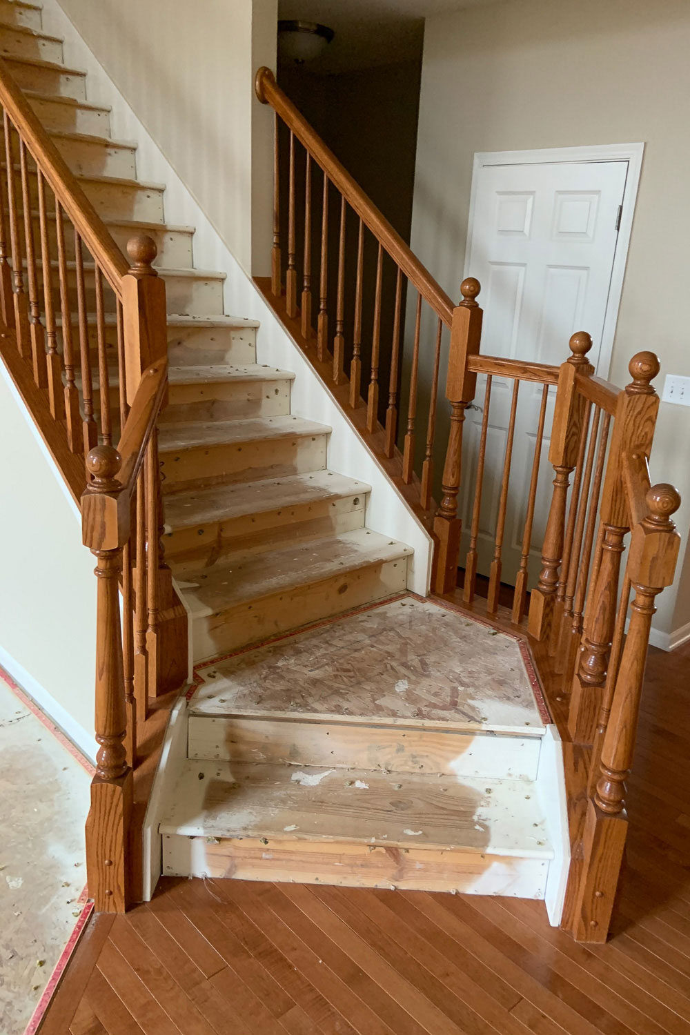 staircase before home restoration